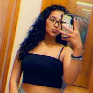 Meet your Posher, Dafne